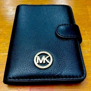 Michael Kors leather passport case black 🖤